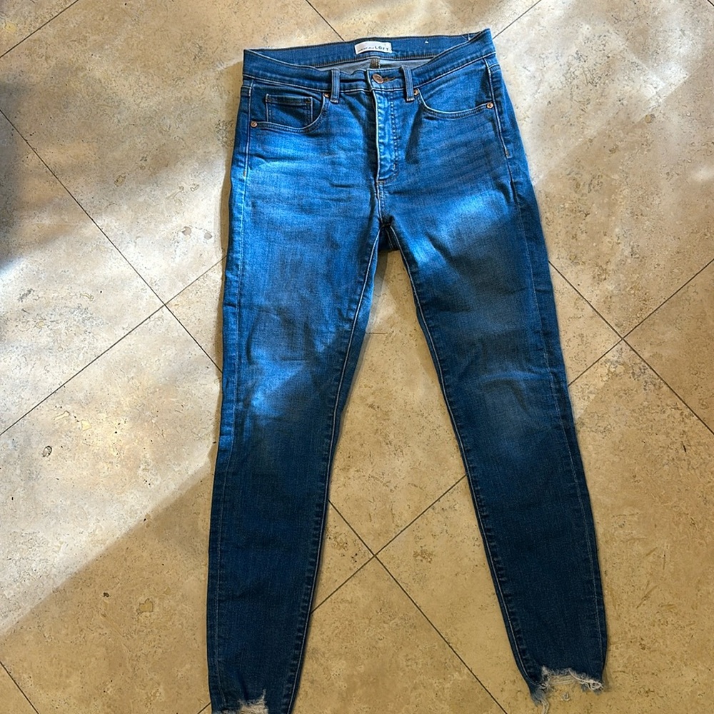 Ann Taylor loft size 6 skinny distressed hem